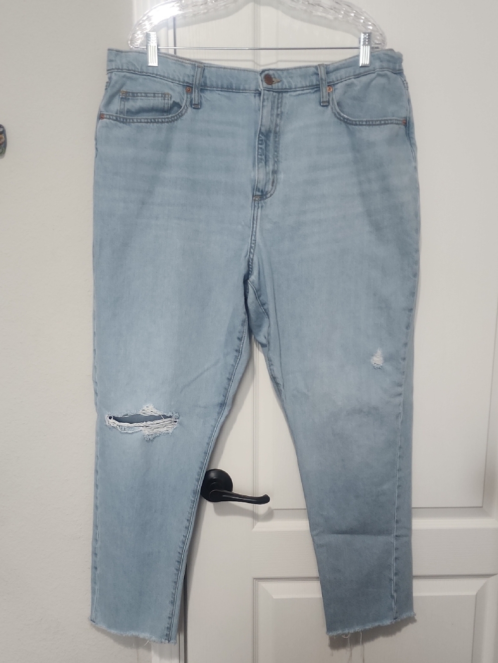 Women's Light Wash Distressed Boyfriend Jeans